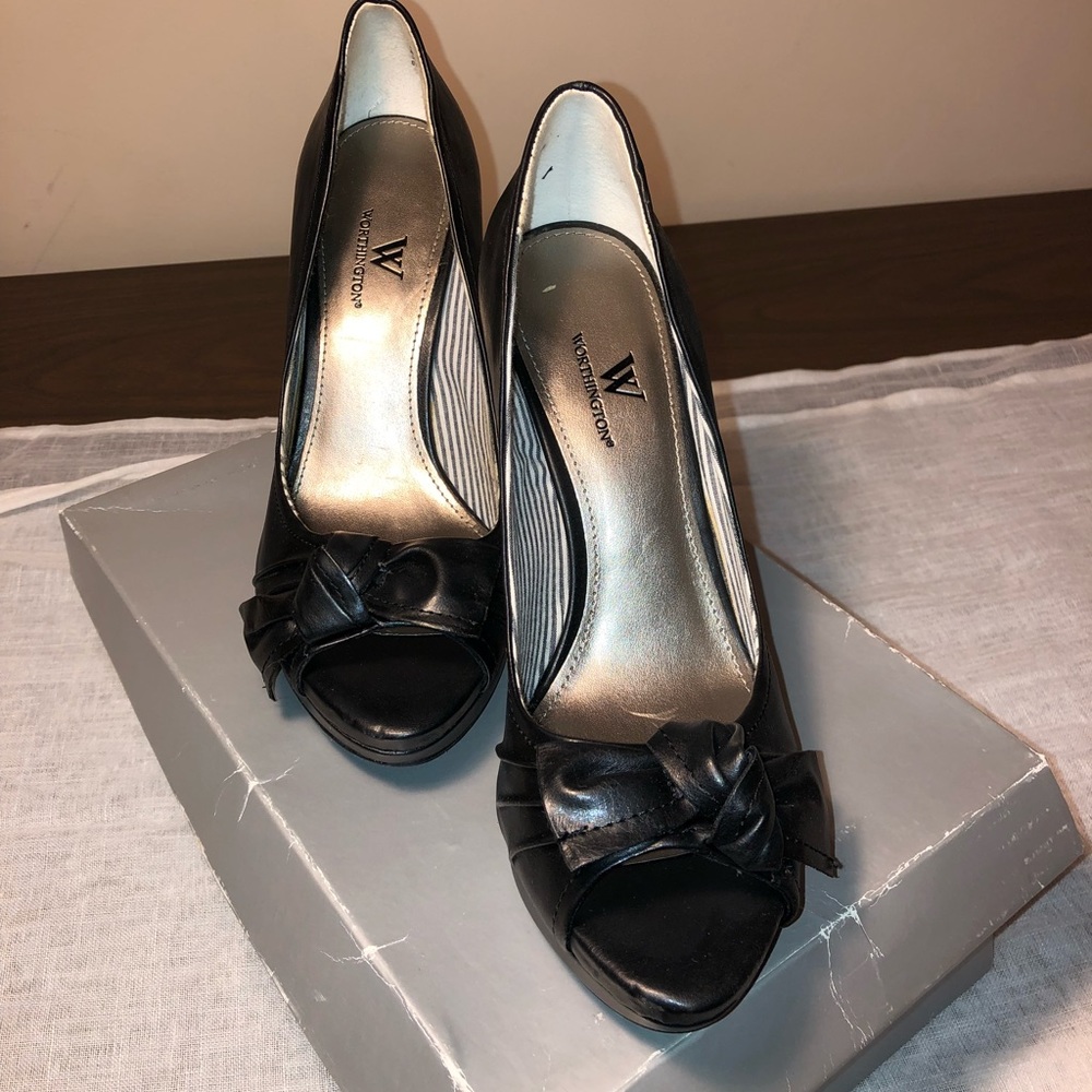 Peep Toe with a Bow